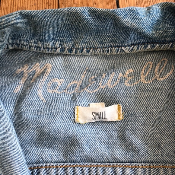 Madewell women’s denim jacket with patches.  Size small. - Picture 2 of 3